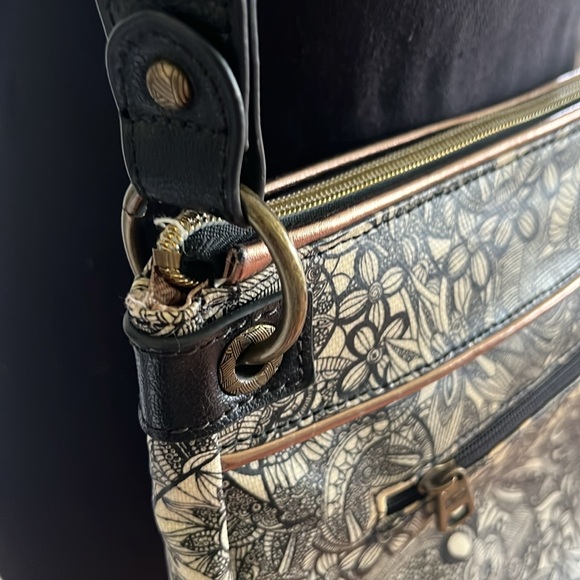 New Sakroots Crossbody purse handbag, Floral design gold lining keychain. PEACE! - Picture 7 of 13
